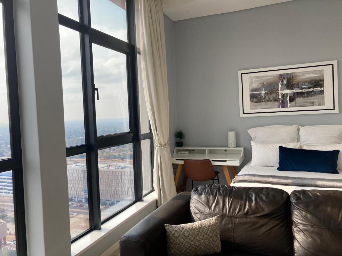 גאבורון Urban Awe Apartment-Itowers 23Rd Floor מראה חיצוני תמונה