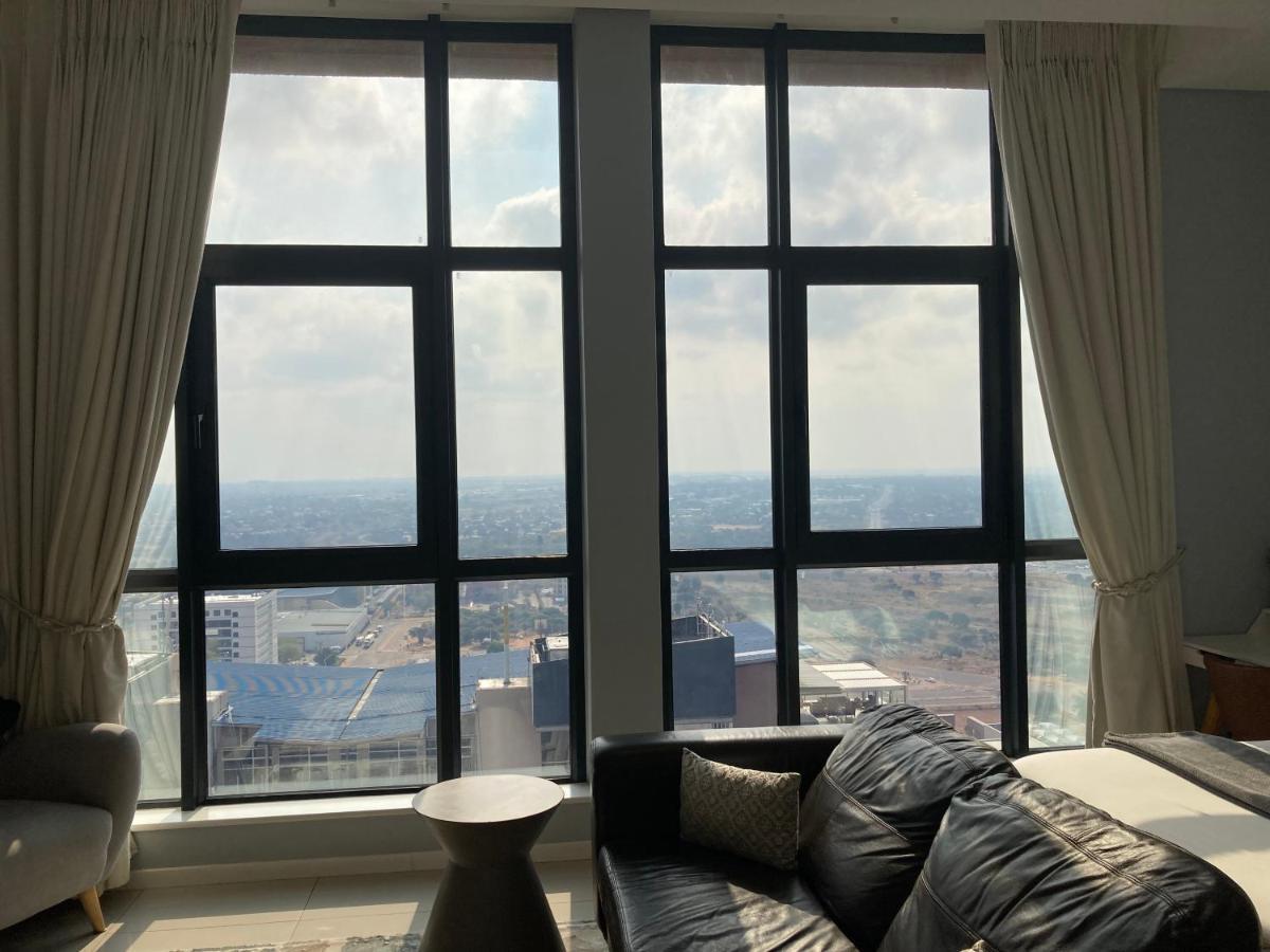 גאבורון Urban Awe Apartment-Itowers 23Rd Floor מראה חיצוני תמונה