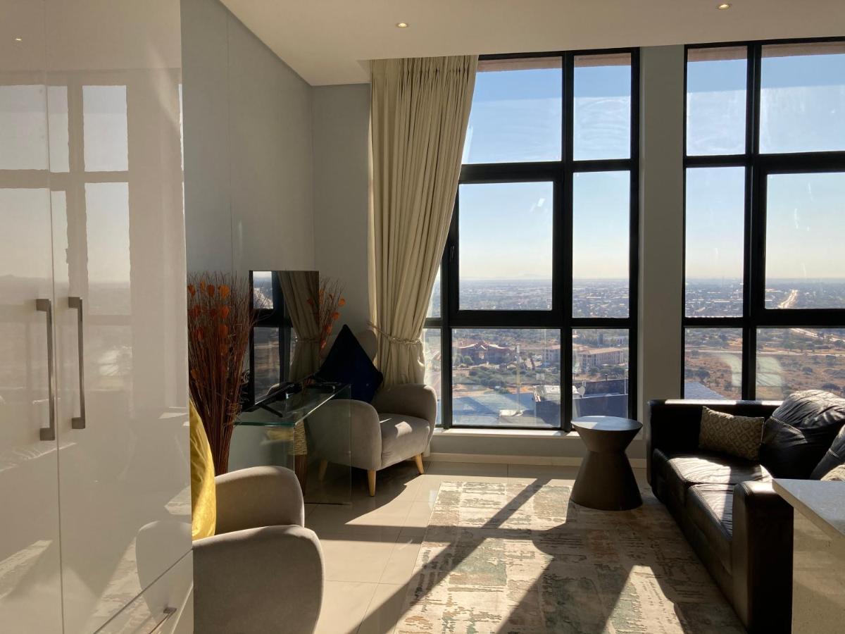 גאבורון Urban Awe Apartment-Itowers 23Rd Floor מראה חיצוני תמונה