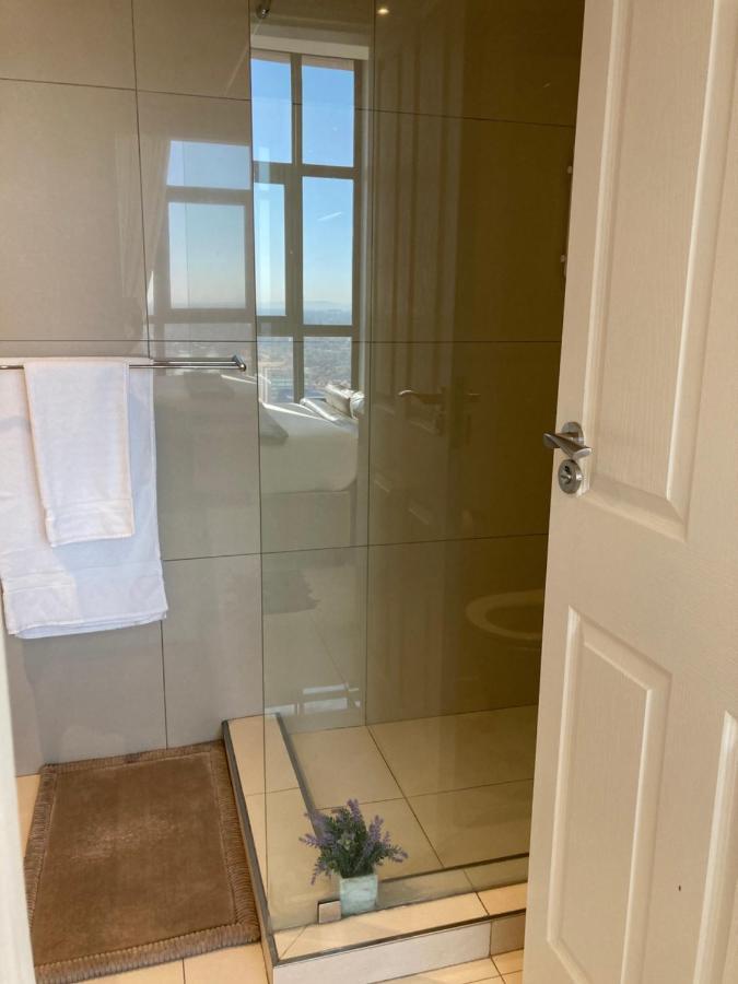 גאבורון Urban Awe Apartment-Itowers 23Rd Floor מראה חיצוני תמונה