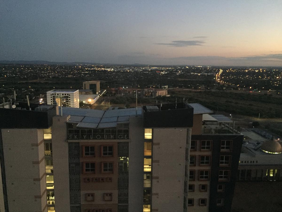 גאבורון Urban Awe Apartment-Itowers 23Rd Floor מראה חיצוני תמונה