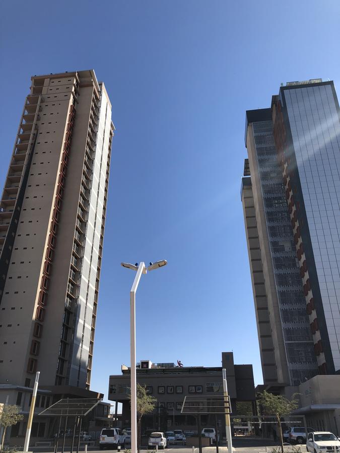 גאבורון Urban Awe Apartment-Itowers 23Rd Floor מראה חיצוני תמונה