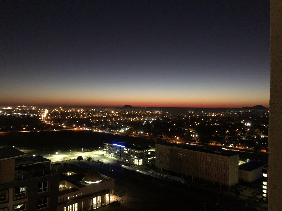 גאבורון Urban Awe Apartment-Itowers 23Rd Floor מראה חיצוני תמונה
